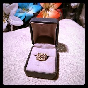Vintage Gold Ring w/ Pearls
